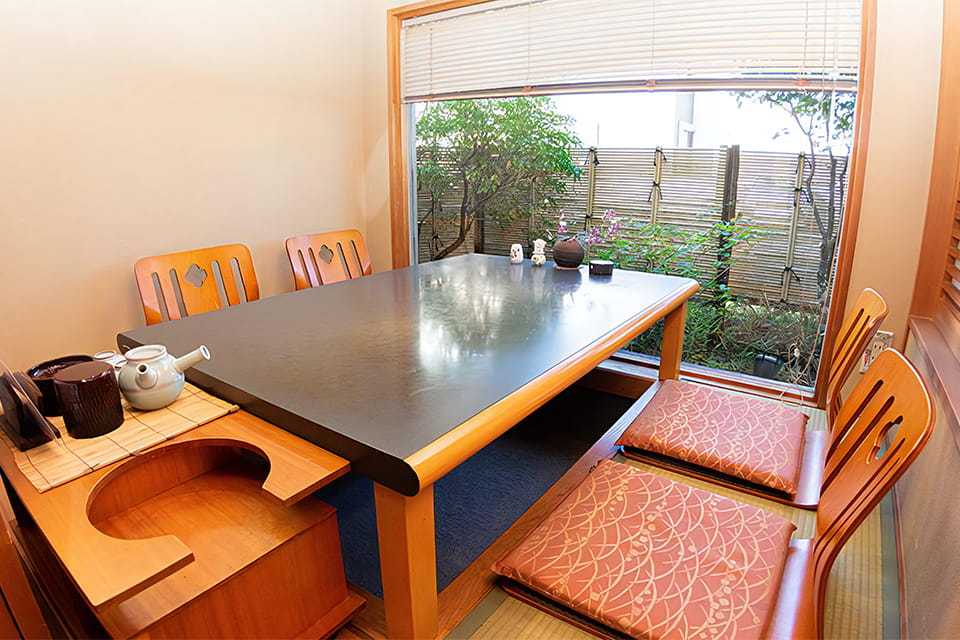 4名用個室・前庭が見える掘りごたつ-2
